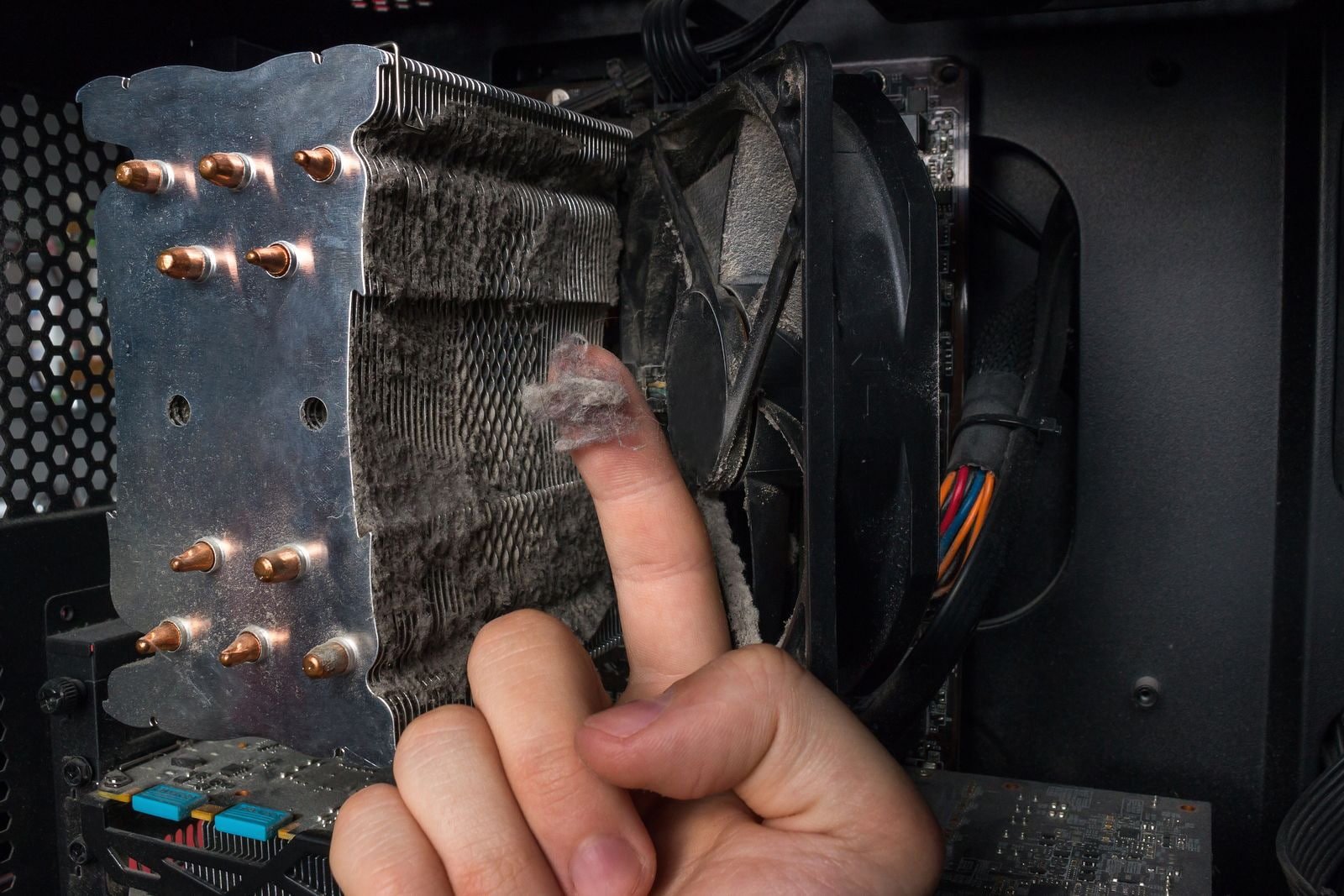 Mantenimiento preventivo de computadoras Quito FHONIX